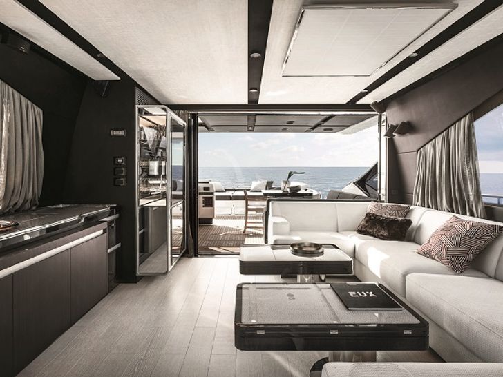 LIMITLESS Azimut S7 Main saloon