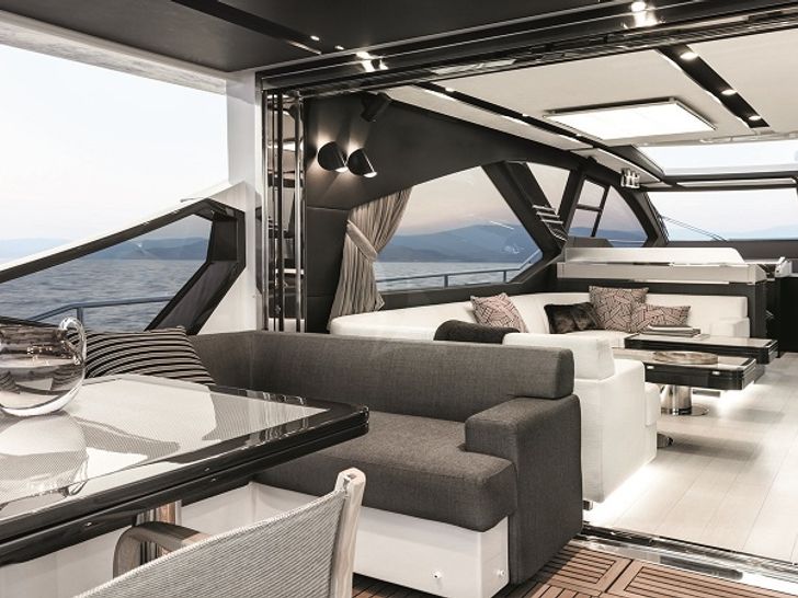 LIMITLESS Azimut S7 salon and dining area