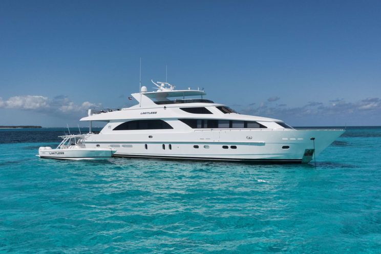 Charter Yacht LIMITLESS - Hargrave 101 - 4 Cabins - Nassau - Exumas - Bahamas