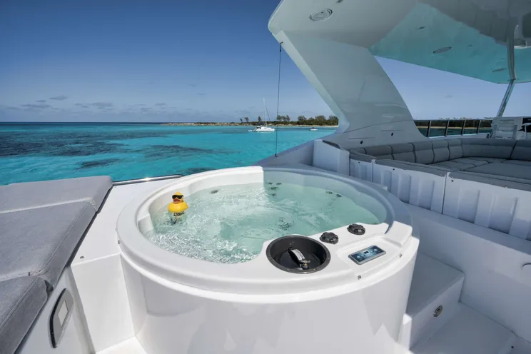 Charter Yacht LIMITLESS - Hargrave 101 - 4 Cabins - Nassau - Staniel Cay - Exumas - Bahamas