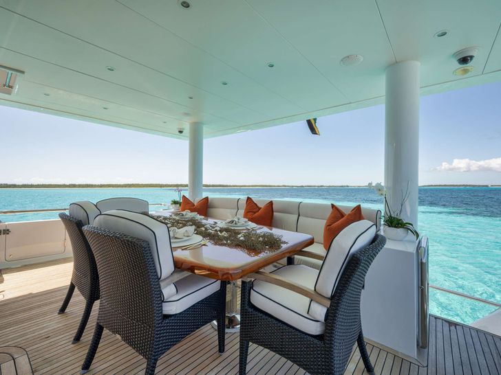 LIMITLESS - Hargrave 101,aft alfresco dining area LIMITLESS - Hargrave 101,aft alfresco dining area