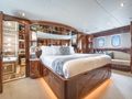 LIMITLESS - Crewed Motor Yacht Master Cabin