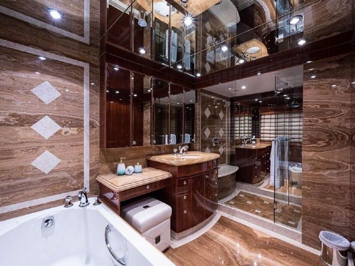 LIMITLESS - Hargrave 101,master cabin bathroom LIMITLESS - Hargrave 101,master cabin bathroom