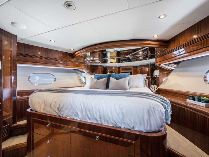 LIMITLESS - Hargrave 101,VIP cabin LIMITLESS - Hargrave 101,VIP cabin