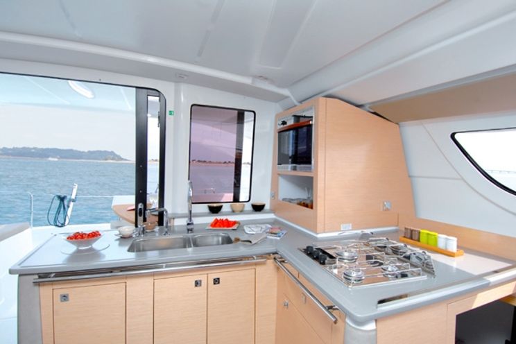 Charter Yacht Lipari 41 - 3 Cabins + 1 - Solenzara - Corsica