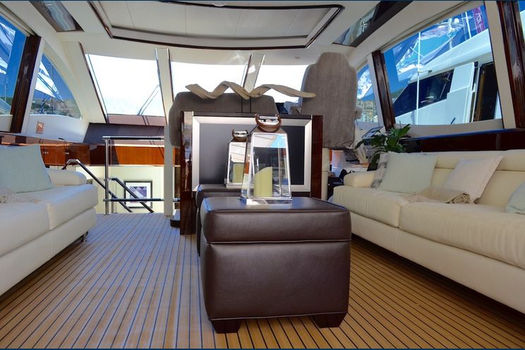 Charter Yacht LIZZI - Lazzara 75 - 3 Cabins - Cannes - Mandelieu La Napoule - Antibes