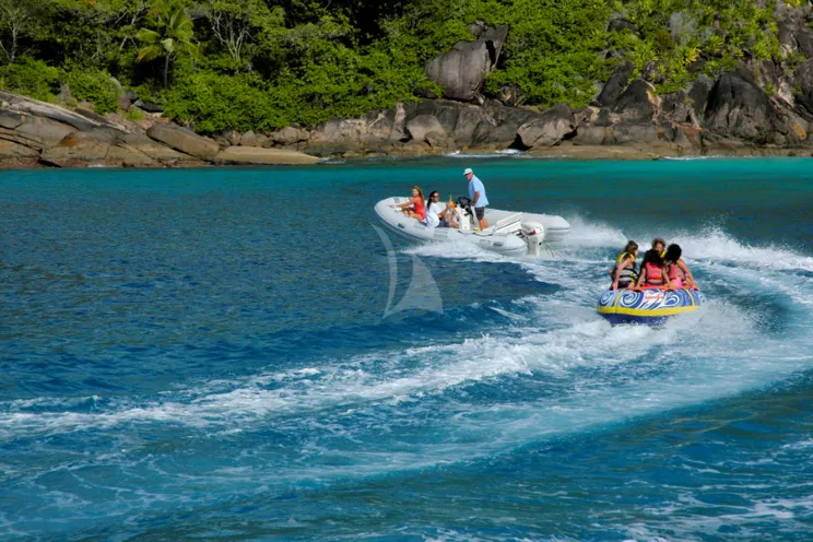 Charter Yacht LONESTAR - Custom 85 Catamaran - 6 Cabins - Seychelles