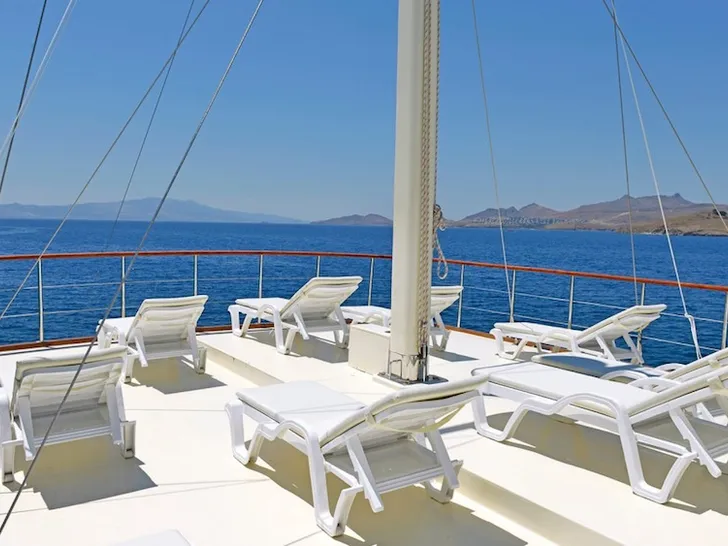 Gulet Love Boat Sunbathing Gulet Love Boat Sunbathing