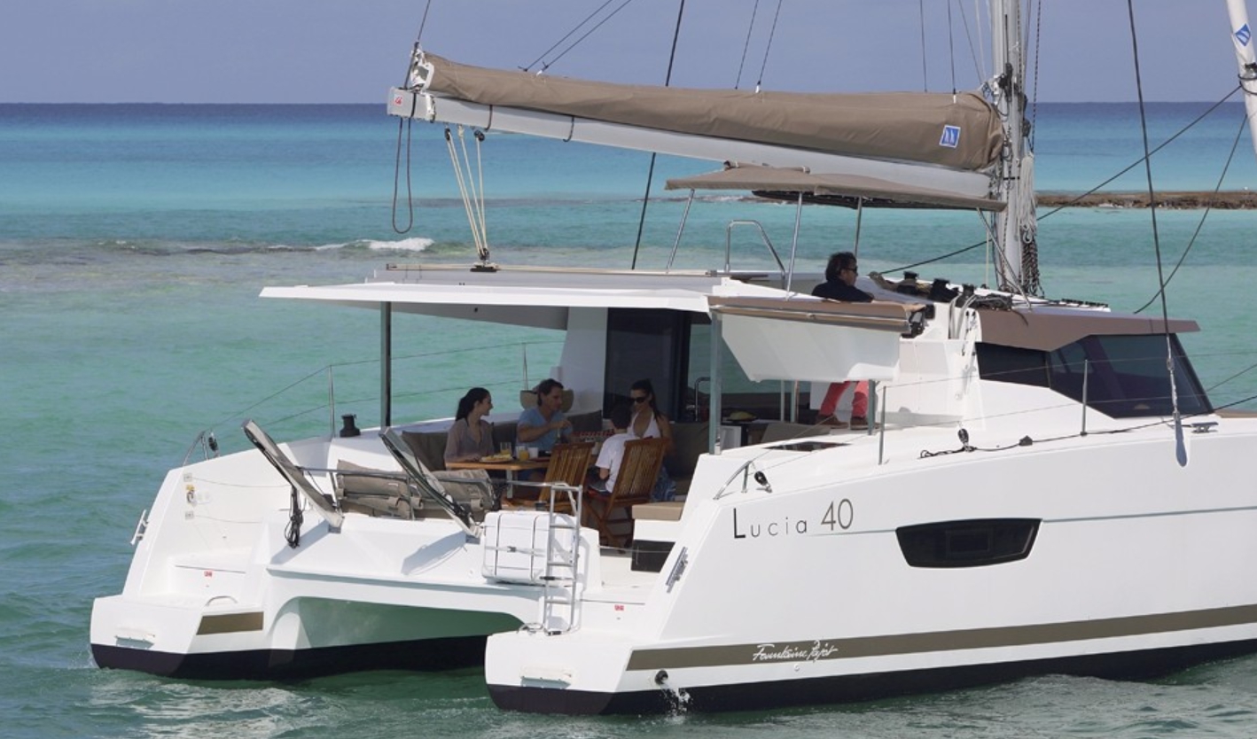 Charter Yacht Lucia 40 - 4 Cabins - Annapolis - Grenadines