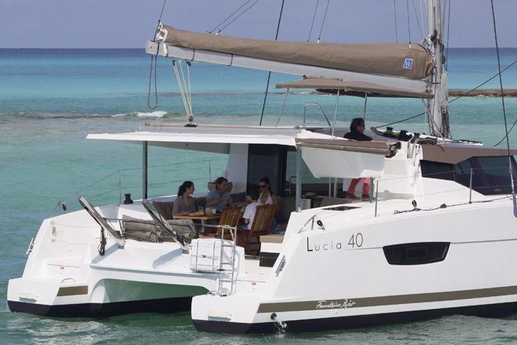 Charter Yacht Lucia 40 - 4 Cabins - Annapolis - Grenadines