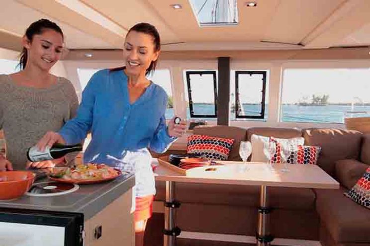 Charter Yacht Lucia 40 Grande Croisiere - 4 Cabins - Tahiti,Bora Bora,South Pacific