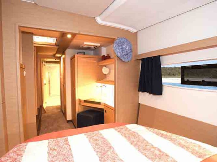 Lucia 40 - Cabin Lucia 40 - Cabin