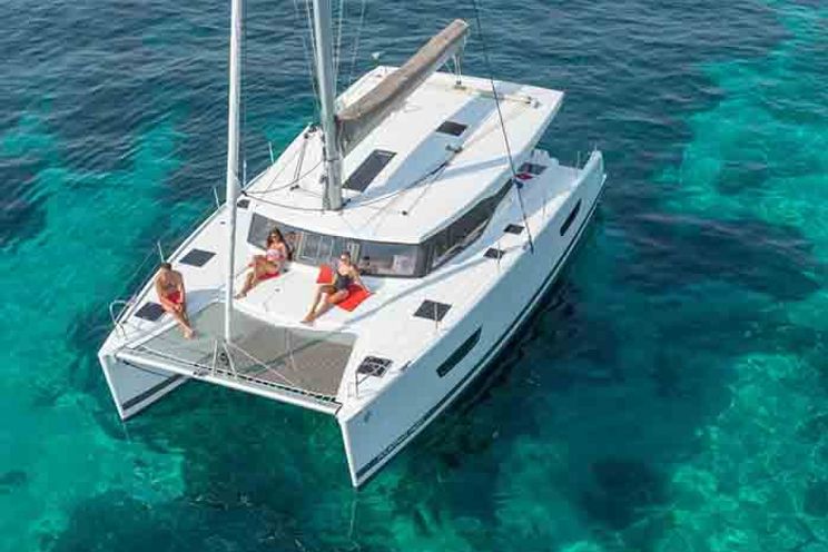 Charter Yacht Lucia 40 Grande Croisiere - 4 Cabins - Tahiti,Bora Bora,South Pacific