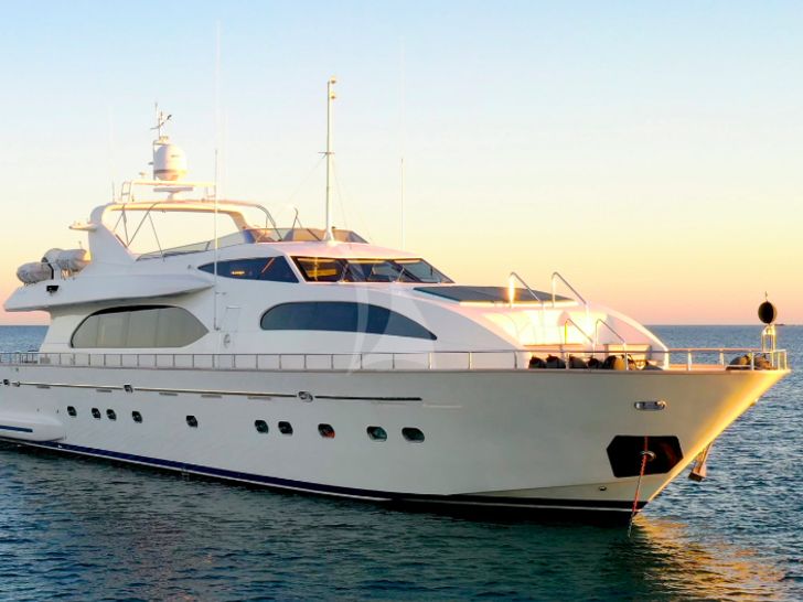 LUISAMAY - Falcon 102 LUISAMAY - Falcon 102