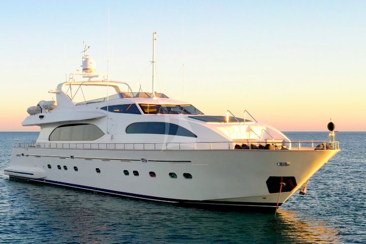 Charter Yacht LUISAMAY - Falcon 102 - 5 Cabins - Cannes - St Tropez - Monaco - Antibes