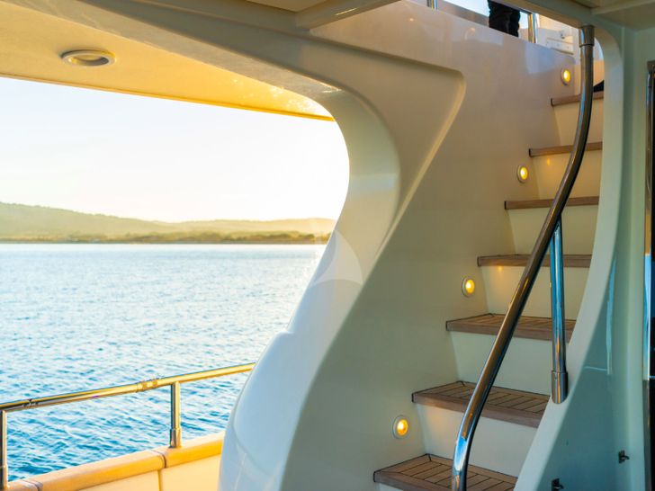 LUISAMAY - Falcon 102 LUISAMAY - Falcon 102