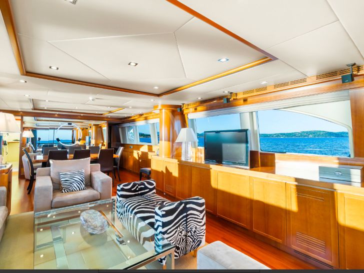 LUISAMAY - Falcon 102 LUISAMAY - Falcon 102