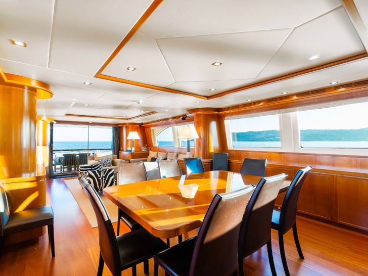 LUISAMAY - Falcon 102 LUISAMAY - Falcon 102