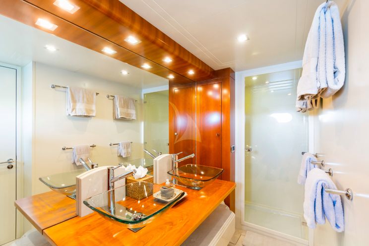 Charter Yacht LUISAMAY - Falcon 102 - 5 Cabins - Cannes - St Tropez - Monaco - Antibes