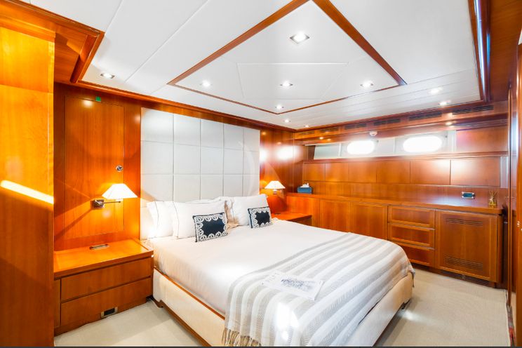 Charter Yacht LUISAMAY - Falcon 102 - 5 Cabins - Cannes - St Tropez - Monaco - Antibes