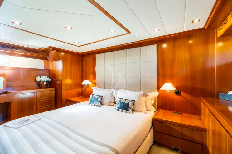 Charter Yacht LUISAMAY - Falcon 102 - 5 Cabins - Cannes - St Tropez - Monaco - Antibes