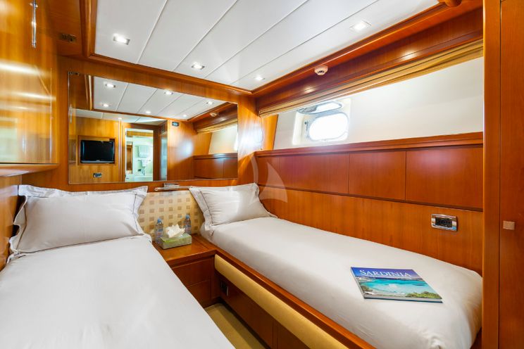 Charter Yacht LUISAMAY - Falcon 102 - 5 Cabins - Cannes - St Tropez - Monaco - Antibes