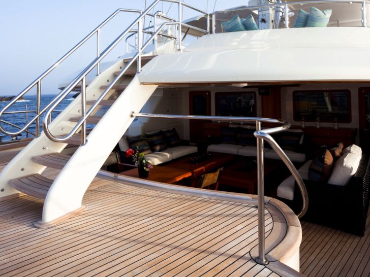 LUNA - Perini Navi 52m LUNA - Perini Navi 52m