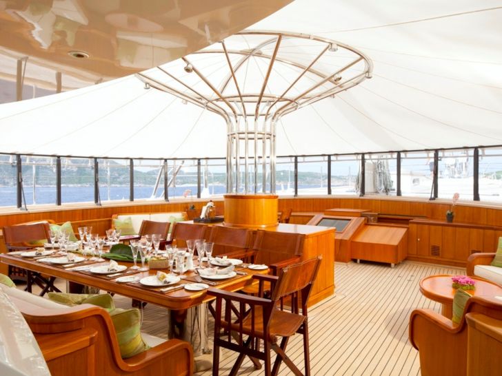 LUNA - Perini Navi 52m LUNA - Perini Navi 52m