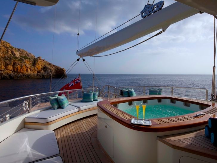 LUNA - Perini Navi 52m LUNA - Perini Navi 52m