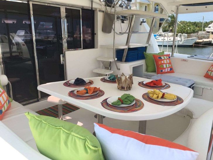 LUNA SEA Leopard 46 Dining LUNA SEA Leopard 46 Dining