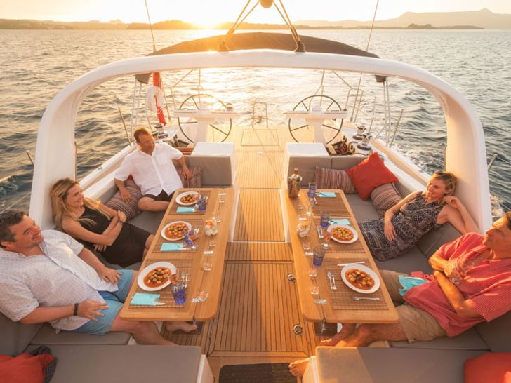 LUNOUS Jeanneau 64 Dining LUNOUS Jeanneau 64 Dining