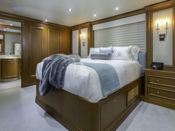 M3 - Intermarine Savannah 147,queen cabin 1 M3 - Intermarine Savannah 147,queen cabin 1