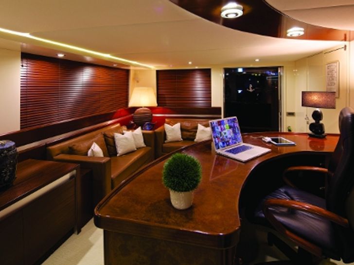 MAGIX Heesen 38m Luxury Superyacht Study MAGIX Heesen 38m Luxury Superyacht Study