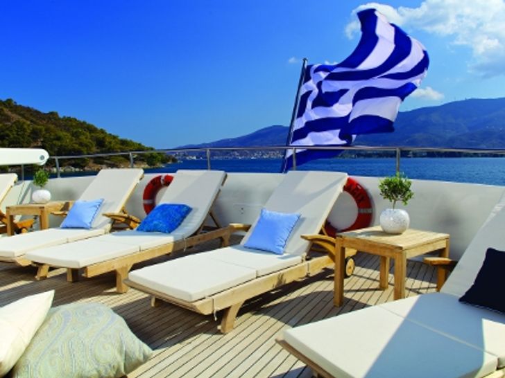 MAGIX Heesen 38m Luxury Superyacht Sunlounge MAGIX Heesen 38m Luxury Superyacht Sunlounge