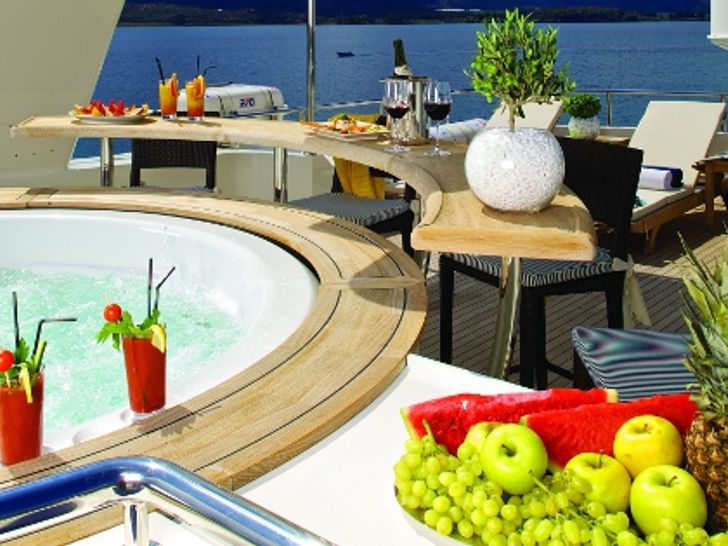 MAGIX Heesen 38m Luxury Superyacht Jacuzzi MAGIX Heesen 38m Luxury Superyacht Jacuzzi