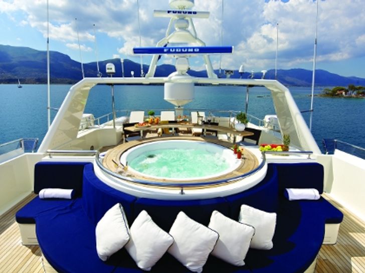 MAGIX Heesen 38m Luxury Superyacht Jacuzzi MAGIX Heesen 38m Luxury Superyacht Jacuzzi