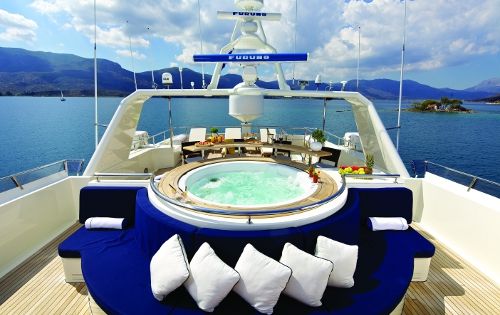 MAGIX Heesen 38m Luxury Superyacht Jacuzzi