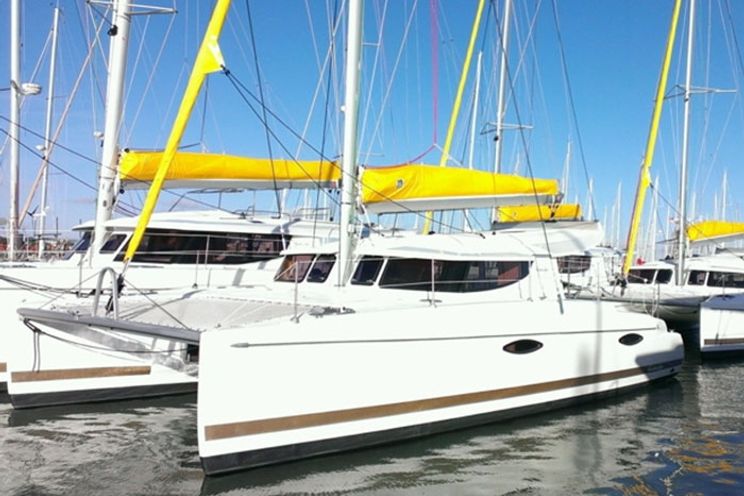 Charter Yacht Mahe 36 Classic - 2-3 Cabins - Tahiti,Bora Bora,South Pacific
