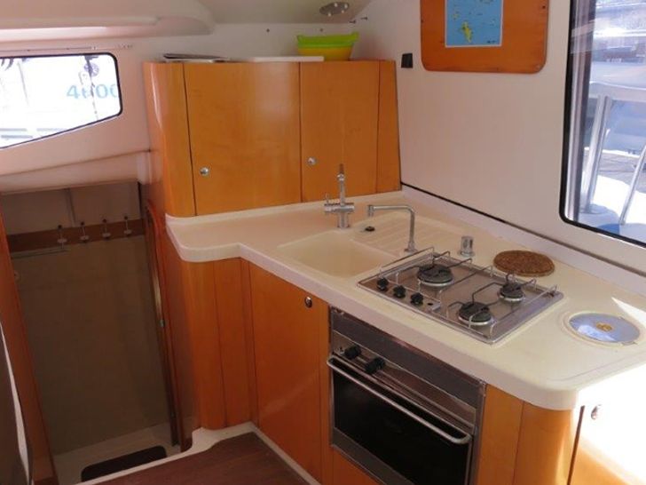 Mahe 36 - Galley