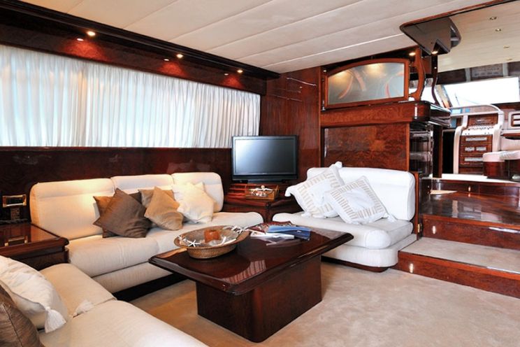 Charter Yacht Maiora 20m - 3 Cabins - Poltu Quatu - Porto Cervo - Olbia - Portisco