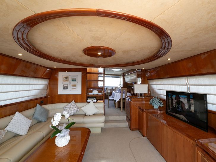 MAITE Ferretti 72 Salon MAITE Ferretti 72 Salon