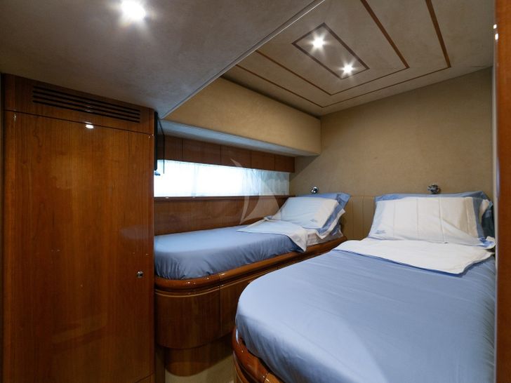 MAITE Ferretti 72 Cabin