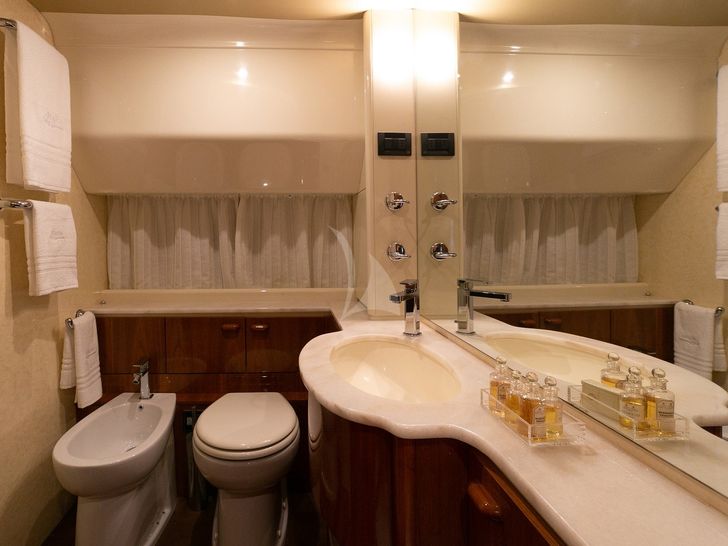 MAITE Ferretti 72 Bathroom MAITE Ferretti 72 Bathroom