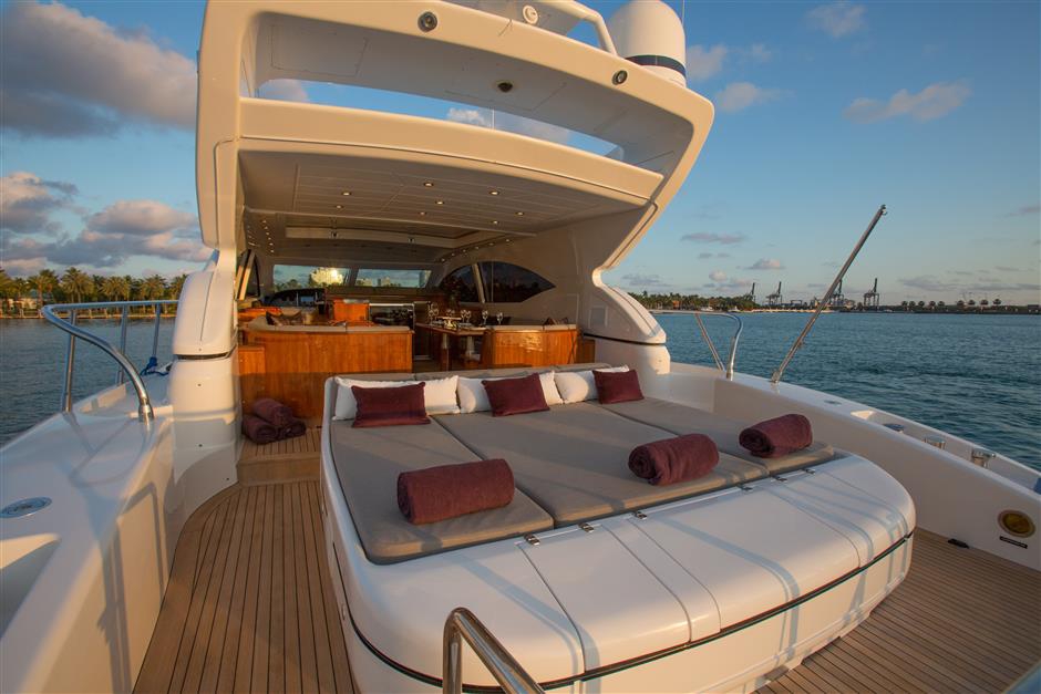 Charter Yacht Mangusta 72 - Day Charter - Miami - Bahamas