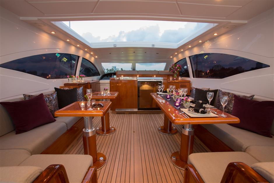 Charter Yacht Mangusta 72 - Day Charter - Miami - Bahamas
