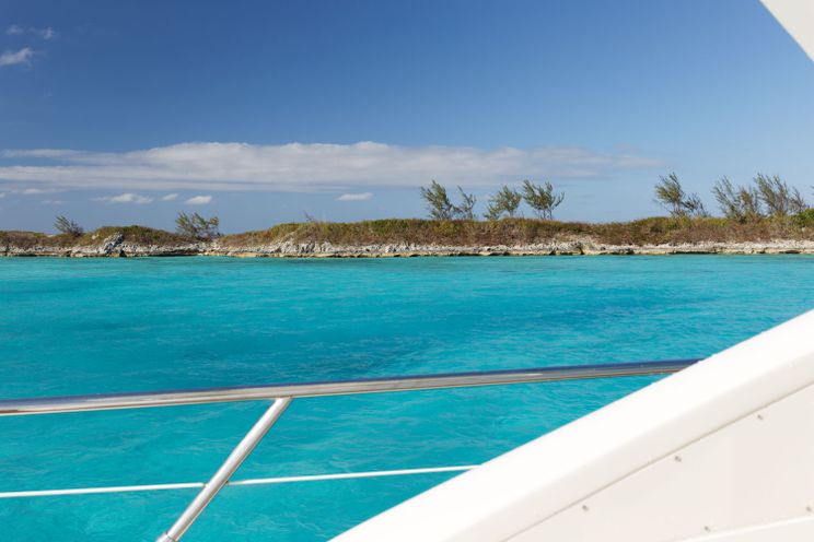 Charter Yacht EVA - Mangusta 92 - 4 cabins - Miami - Nassau