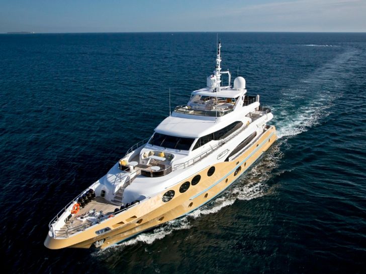 MARINA WONDER Gulf Craft Majesty 125  MARINA WONDER Gulf Craft Majesty 125