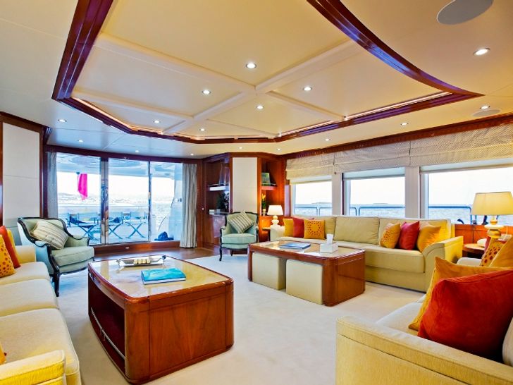 MARINA WONDER Gulf Craft Majesty 125  MARINA WONDER Gulf Craft Majesty 125
