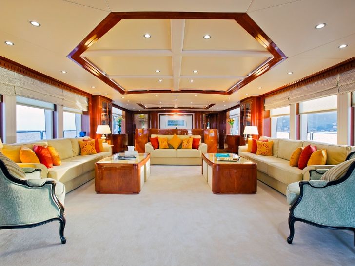 MARINA WONDER Gulf Craft Majesty 125  MARINA WONDER Gulf Craft Majesty 125