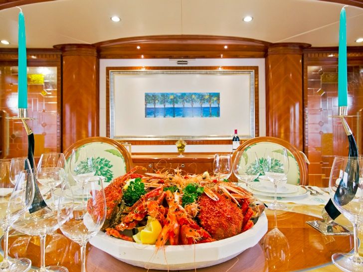 MARINA WONDER Gulf Craft Majesty 125  MARINA WONDER Gulf Craft Majesty 125